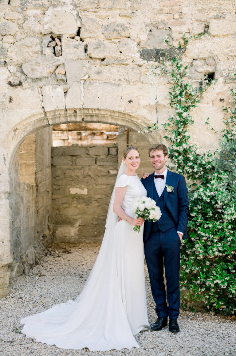 Mariage en provence, photo devant les ruines