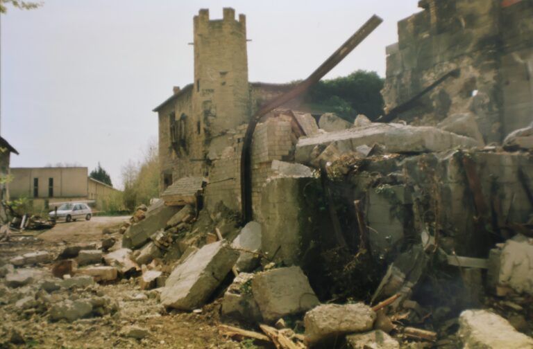 l'ancien moulin en ruines